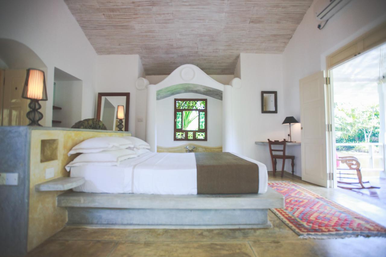 Karmel Villa Thalduwa Island - Five Bedroom Luxury Villa With Private Pool アハンガマ エクステリア 写真
