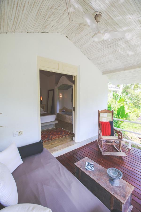 Karmel Villa Thalduwa Island - Five Bedroom Luxury Villa With Private Pool アハンガマ エクステリア 写真
