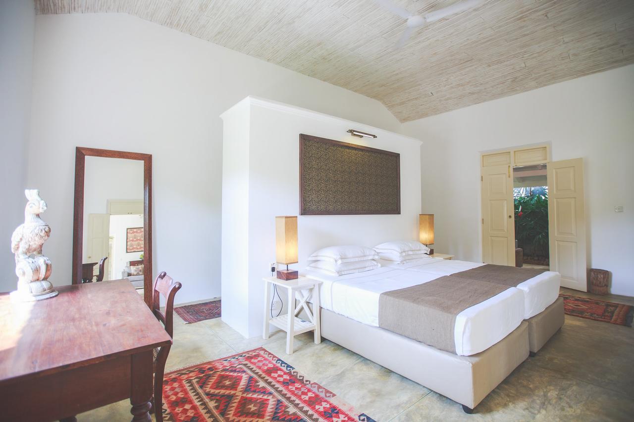 Karmel Villa Thalduwa Island - Five Bedroom Luxury Villa With Private Pool アハンガマ エクステリア 写真