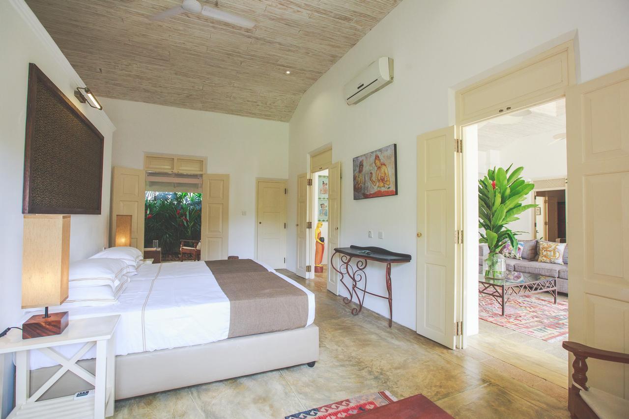 Karmel Villa Thalduwa Island - Five Bedroom Luxury Villa With Private Pool アハンガマ エクステリア 写真