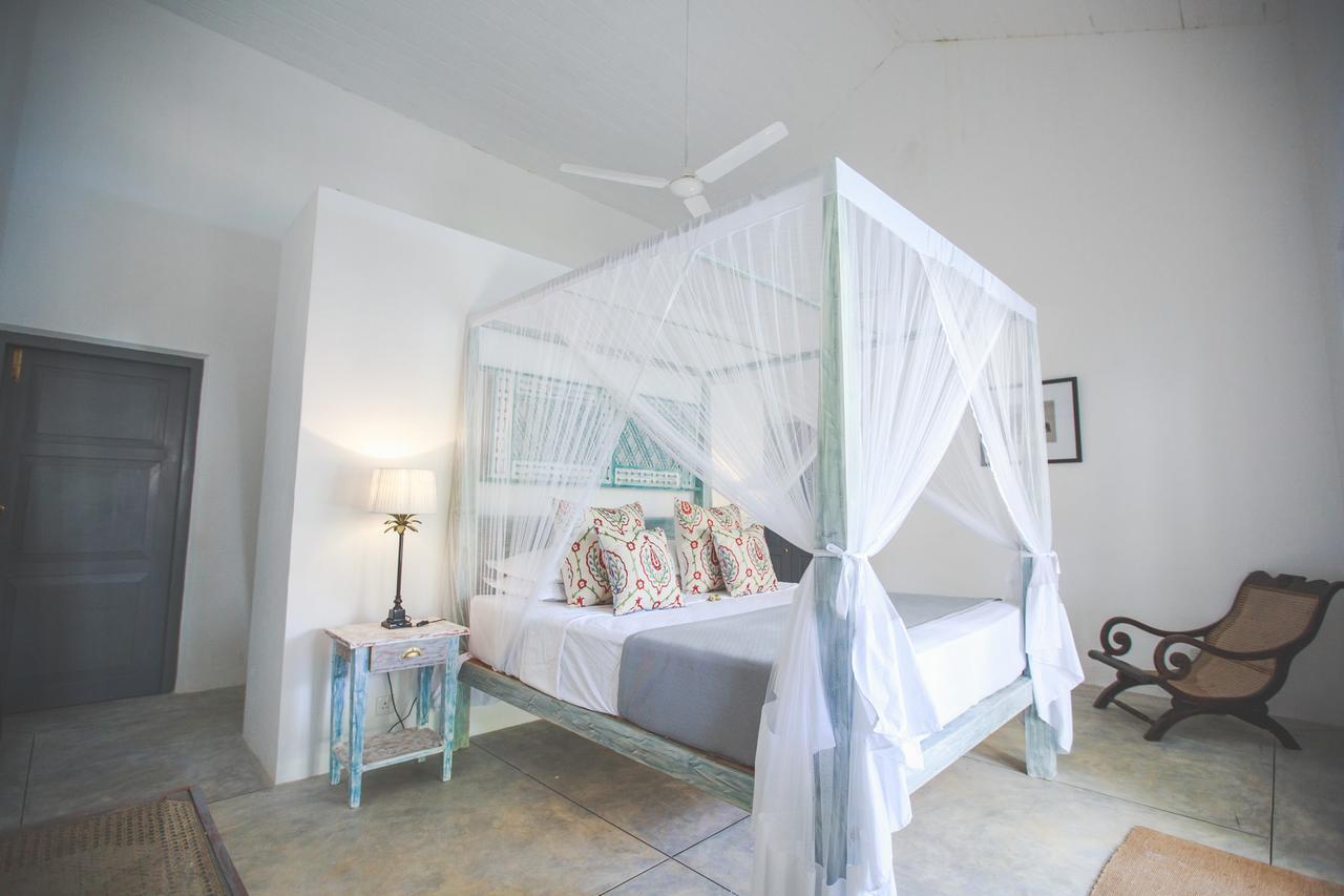 Karmel Villa Thalduwa Island - Five Bedroom Luxury Villa With Private Pool アハンガマ エクステリア 写真